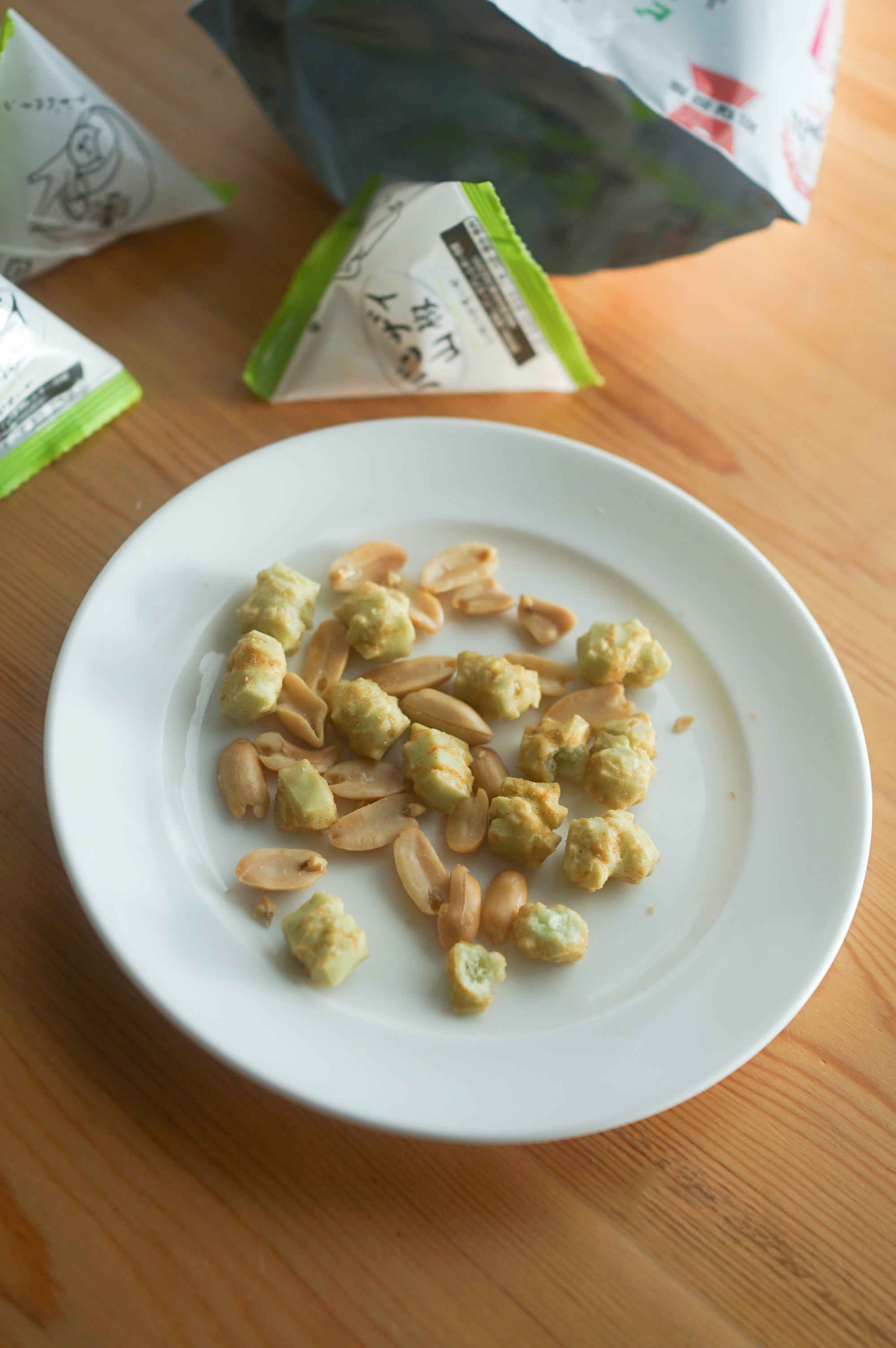 Iwatsuka Seika Banzai Sansho Japanese pepper flavor senbei rice crackers